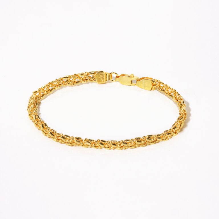 SK BRACELET FOR WOMEN BEADED CHAIN STITCH a close up of the chain beaded stitch design