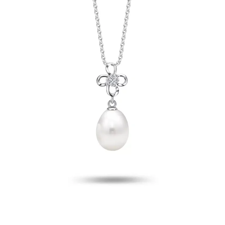 Clover Bloom Diamond Pearl Pendant featuring a delicate clover design adorned with sparkling diamonds and a lustrous pearl drop, exuding timeless elegance and sophistication.