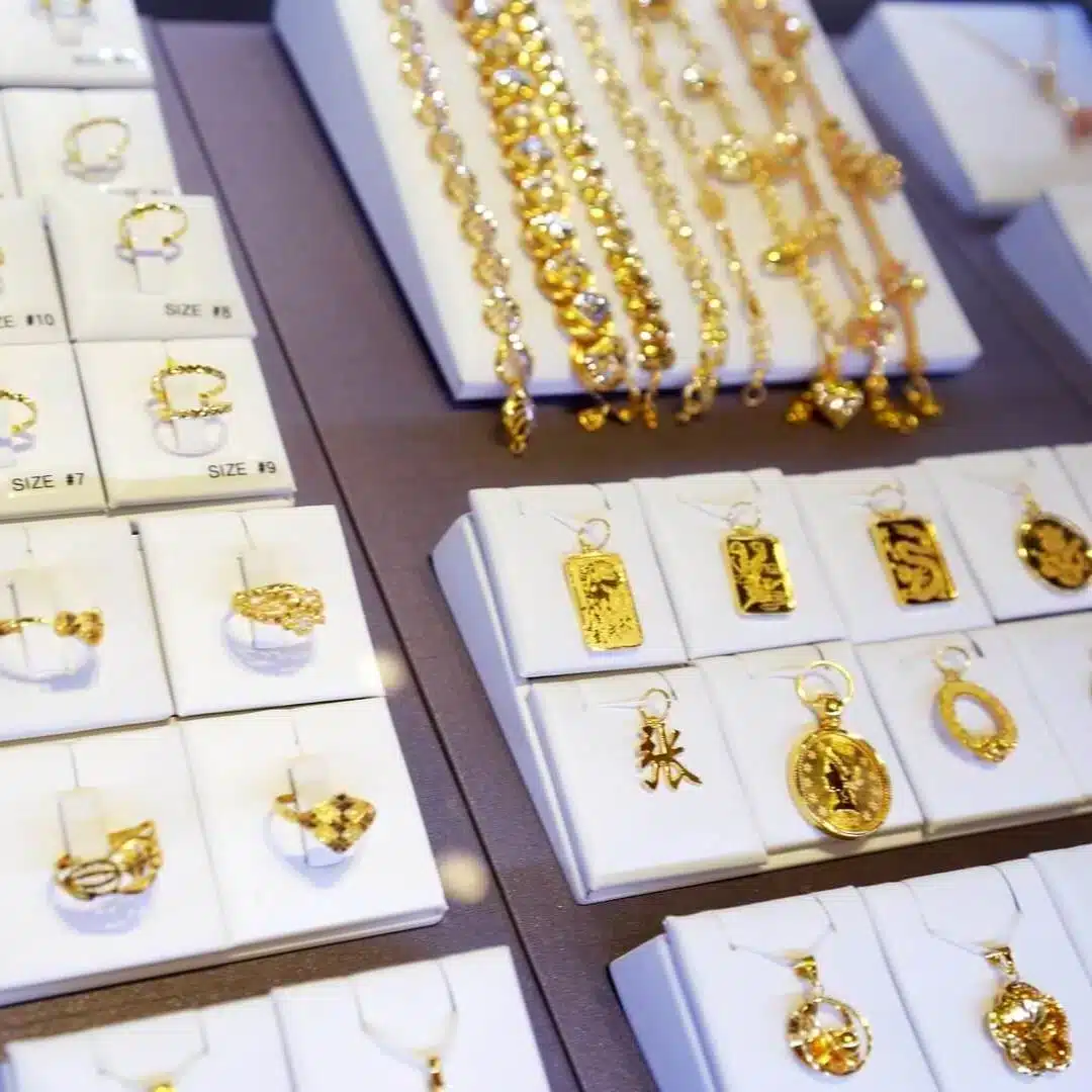 What affects gold prices? Should I buy gold jewellery now?