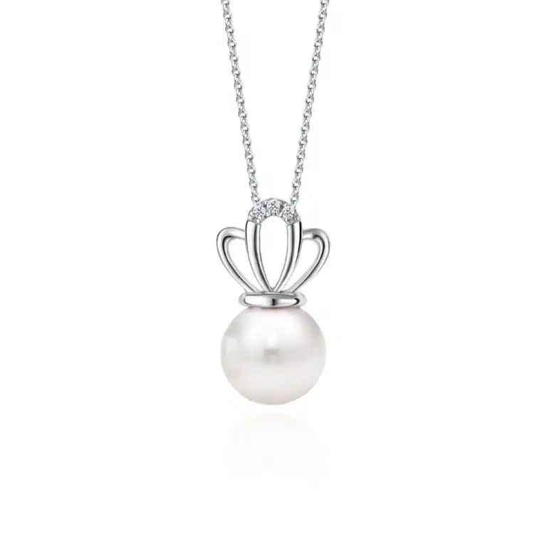 SK diamond necklace with a freshwater pearl embellished with a crown in white gold and lab grown diamonds